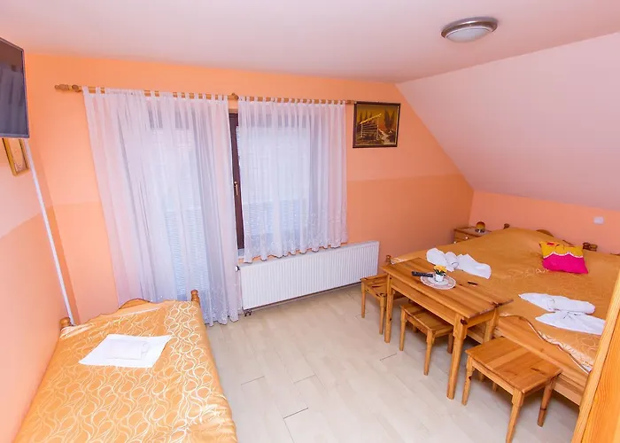 Kaucic Πανσιόν 3*